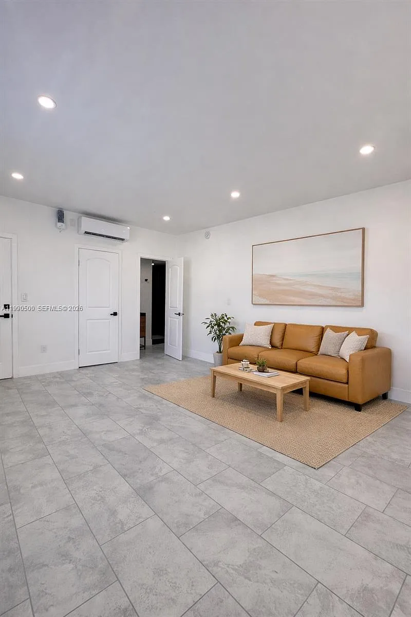 Building Photo - 7735 Byron Ave #1