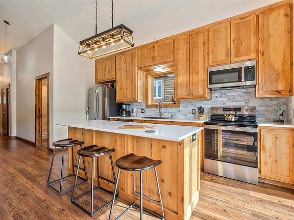 3rd image of 404 Bell Avenue