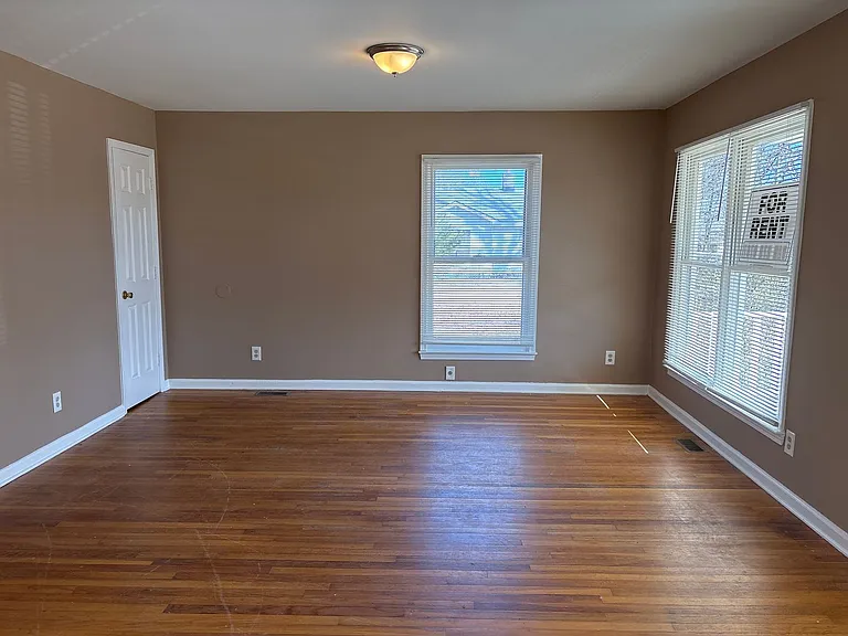 423 Boyd St — Photo 3