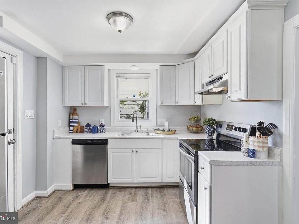 1st image of 322 Highland Ave