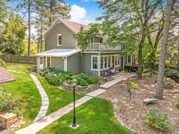 271 Green Bay ROAD, Cedarburg, WI 53012