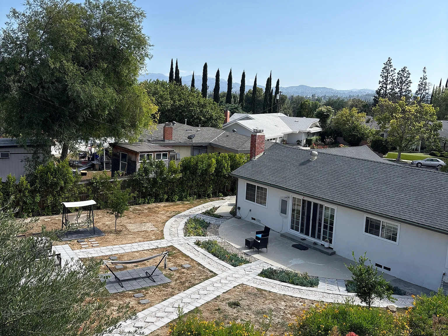 22409 Malden St — Photo 3