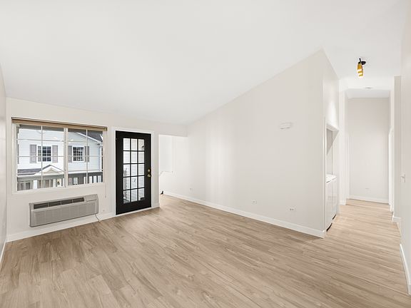 4th image of 1027 Silverstone Dr #1027