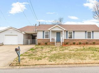 384 Donna Dr, Clarksville, TN 37042