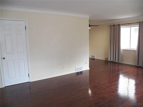 4th image of 2342 Sherwood Ave