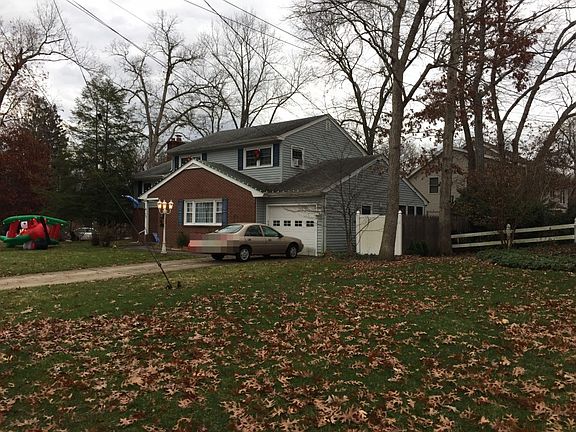 3rd image of 72 Oakside Dr