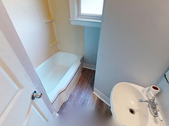 4th image of 37 Saint Thomas St