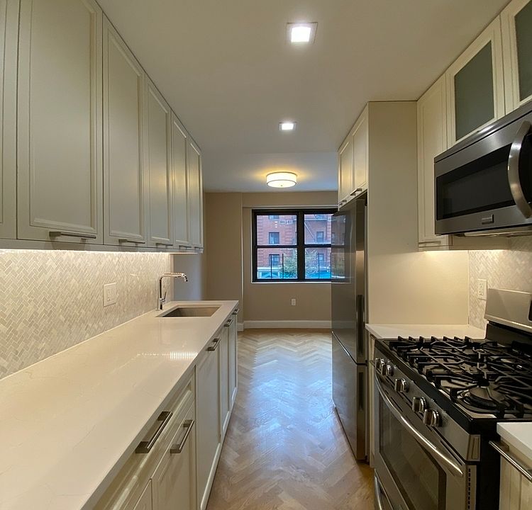 1st image of 305 E 86th St #3HE