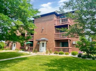 334 Shorewood Dr APT 2B, Glendale Heights, IL 60139