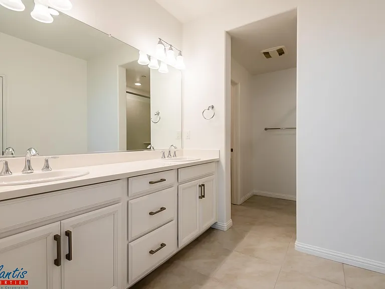 6818 Chroma Ct — Photo 9