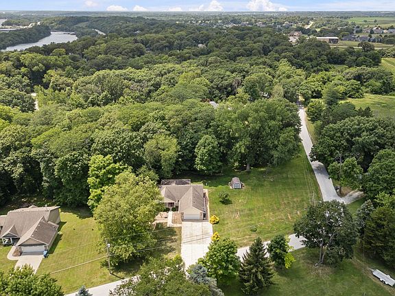 4th image of 1142 Woodland Ln