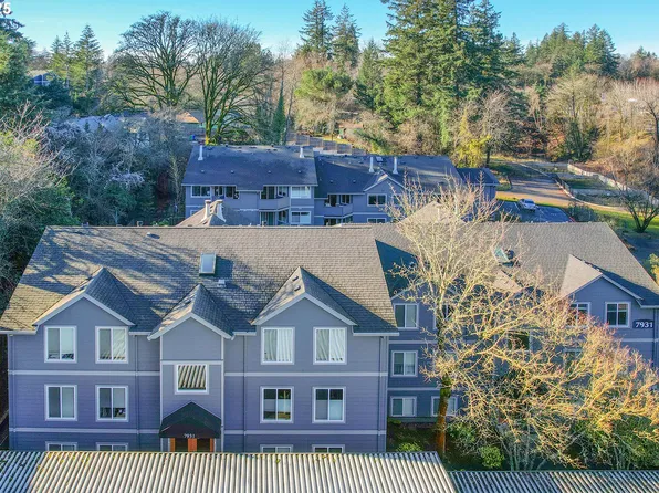 7931 SW 40th Ave APT F, Portland, OR 97219