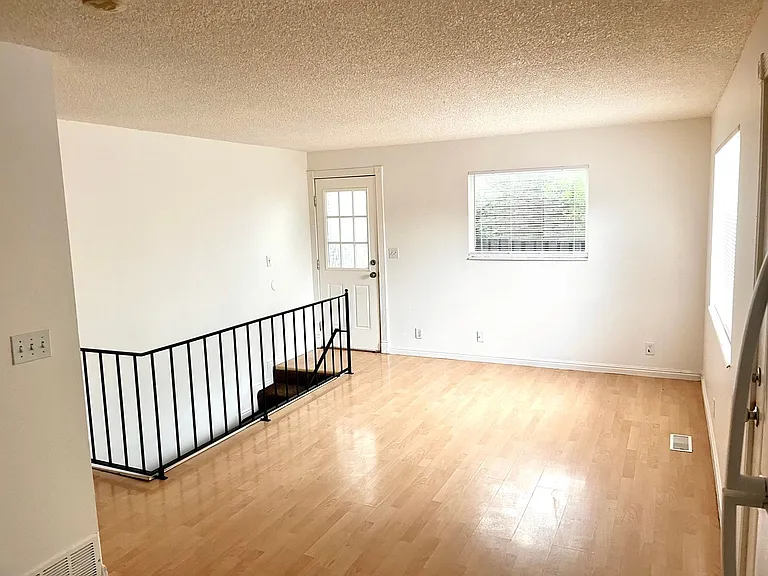3079 W Lehman Ave — Photo 3