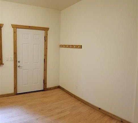 5th image of 2855 Beverly Ln