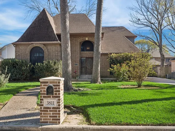 3811 Trappers Forest Dr, Houston, TX 77088