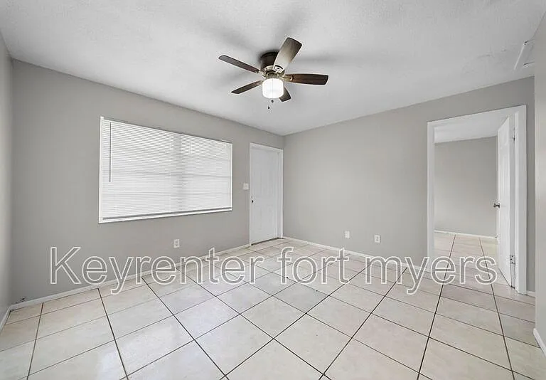 464A Carolina Ave — Photo 1