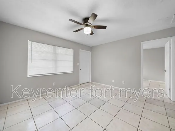 464A Carolina Ave, Fort Myers, FL 33905