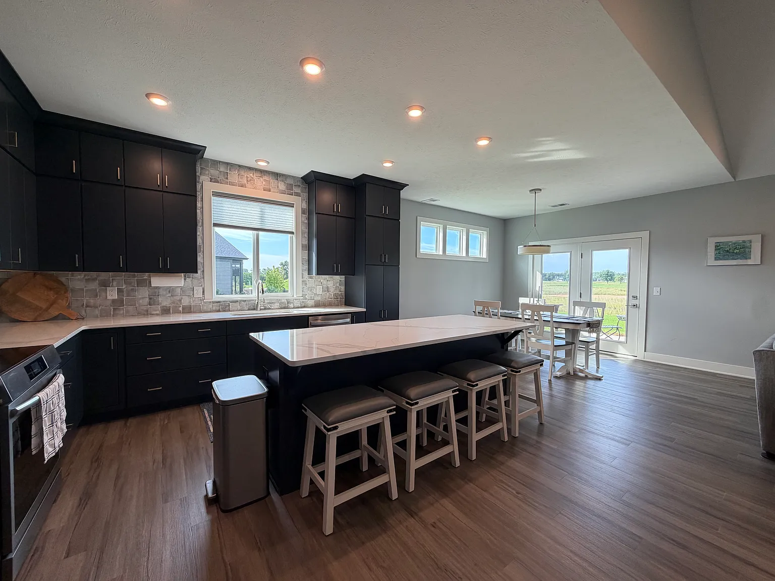 2 bed, 1706 sqft, $3,500 — Photo 4