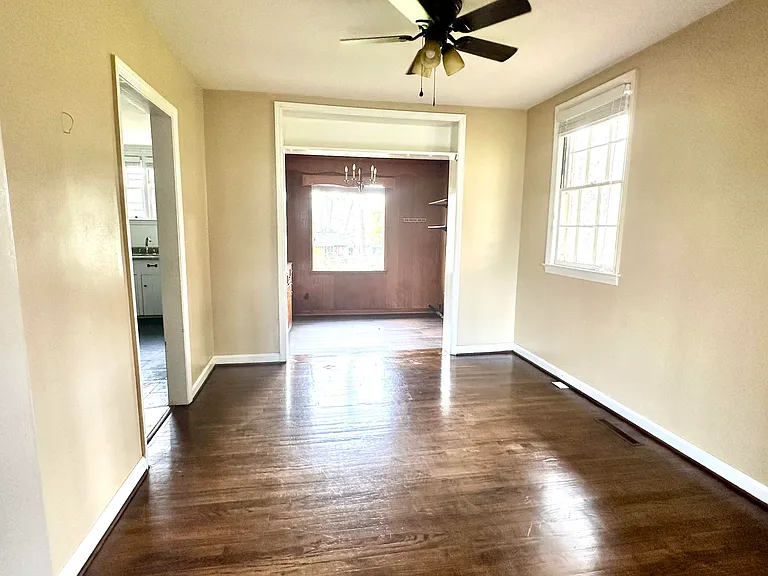 217 E Vineland Rd — Photo 5
