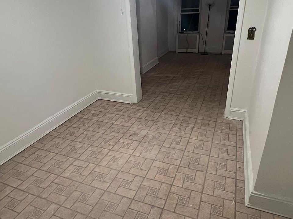 1st image of 6 Eldert Ln