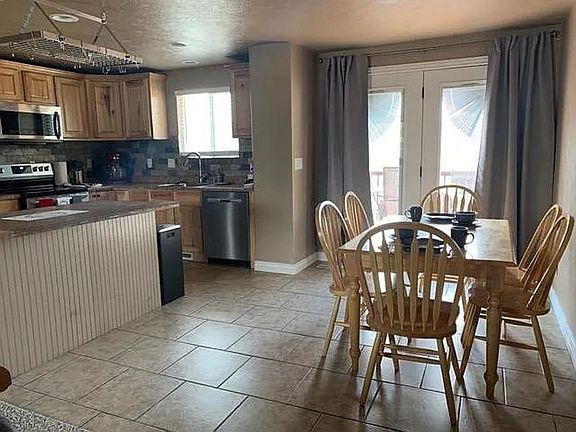 3rd image of 4558 S Edgeware Ln