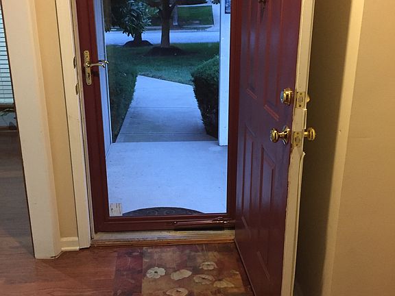 3rd image of 14819 Robinson St