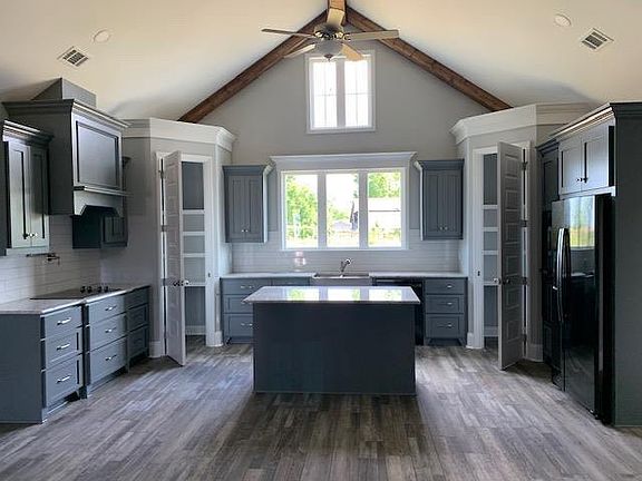 4th image of 3929 Countess Ct