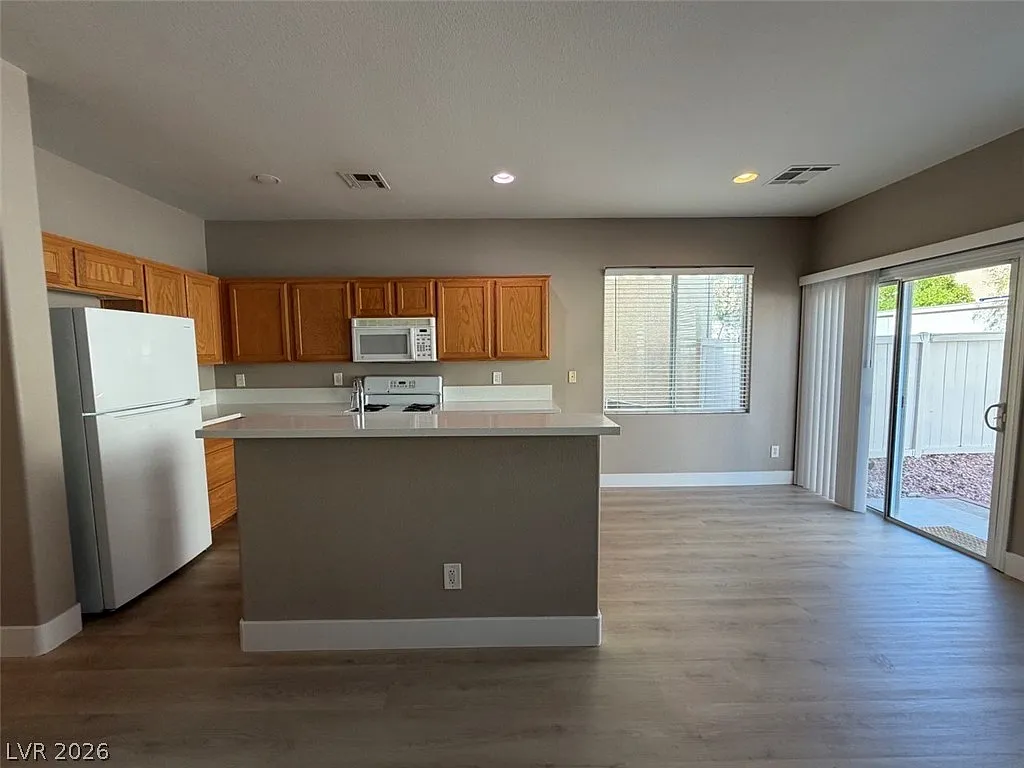 3 bed, 2.5 bath, 1190 sqft, $1,850 — Photo 1
