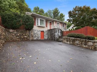 86 Hill St, Ansonia, CT 06401