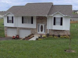 1451 Jasmine Trl, Sevierville, TN 37862
