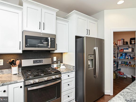 5th image of 11369 Wisteria Ln