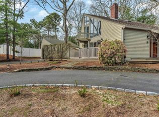 97 Fells Pond Rd, Mashpee, MA 02649