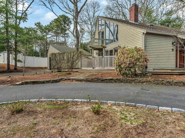 97 Fells Pond Road, Mashpee, MA 02649