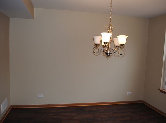 4th image of 1904 W Windsor Dr