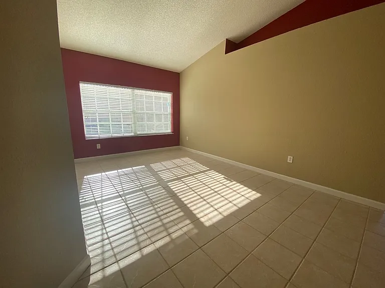 16246 SW 103rd Ter — Photo 4