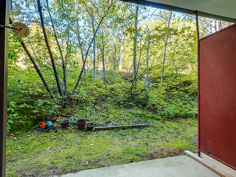 641 Cedar St N — Photo 11