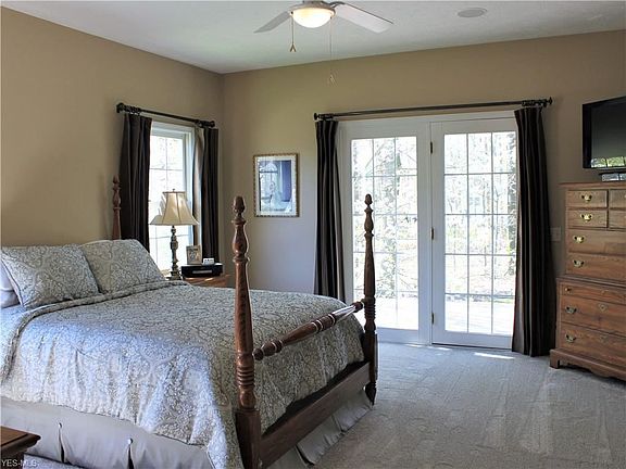 5th image of 340 Chadwick Dr