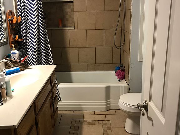 4th image of 106 Marshall St