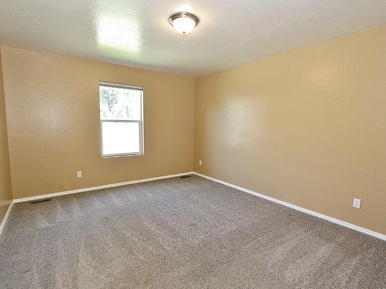 10016 W Littlewood St — Photo 19