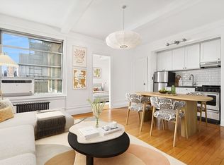 325 W 45th St APT 820, New York, NY