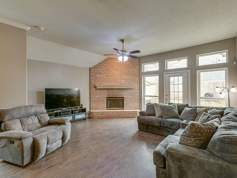 9005 Tyne Trl — Photo 10