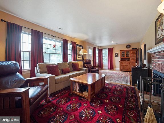 2nd image of 22 Wakefield Ave