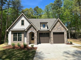 558 Nature Trl, Soddy Daisy, TN 37379
