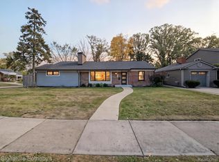 2456 Maplewood Ave, Royal Oak, MI 48073