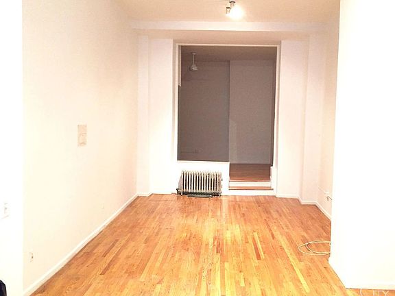 2nd image of 11 Maiden Ln APT 2B
