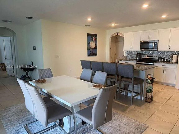 2nd image of 1747 Buckeye Rd