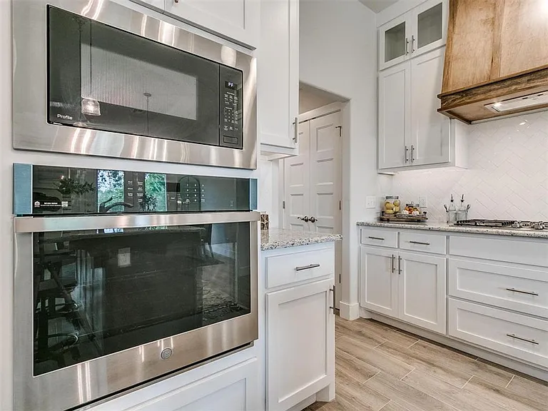 11500 Fairways Ave — Photo 23