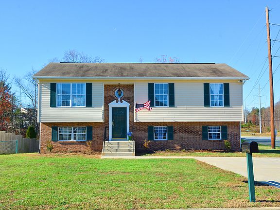 2nd image of 22463 Sara Ct
