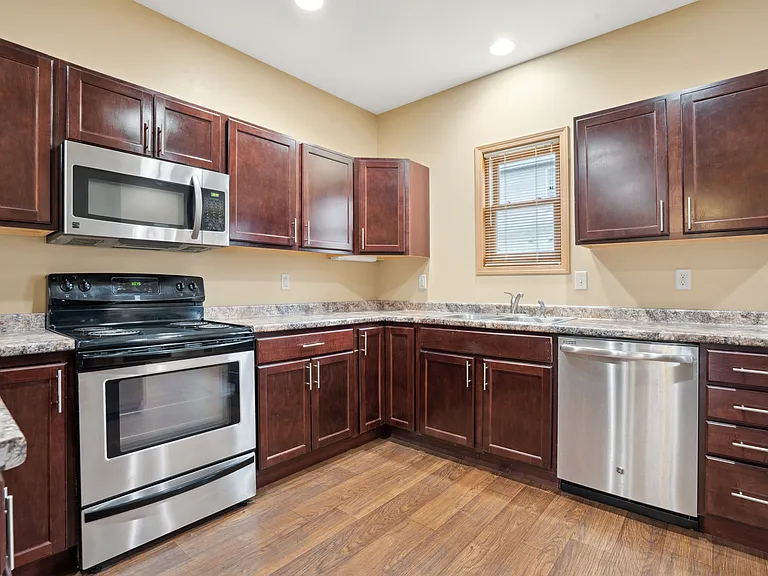 Westgate Residence Townhomes — Photo 35