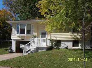 2055 Winne Ct, Dubuque, IA 52002